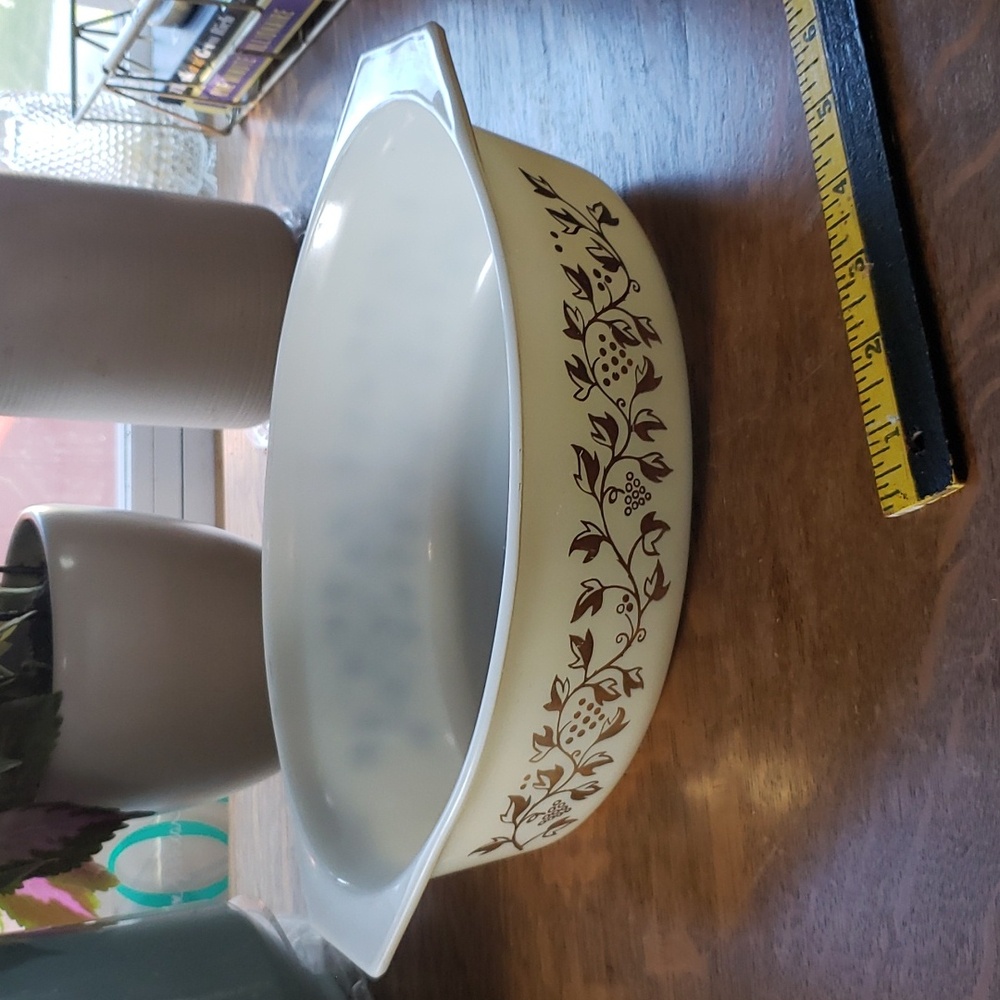 Vtg Pyrex golden acorns and scroll